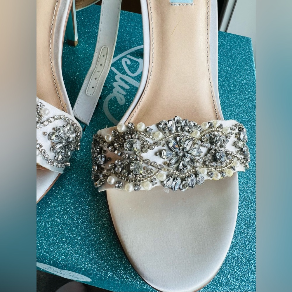 Betsey Johnson Ivory Bridal Heels - Picture 5 of 5